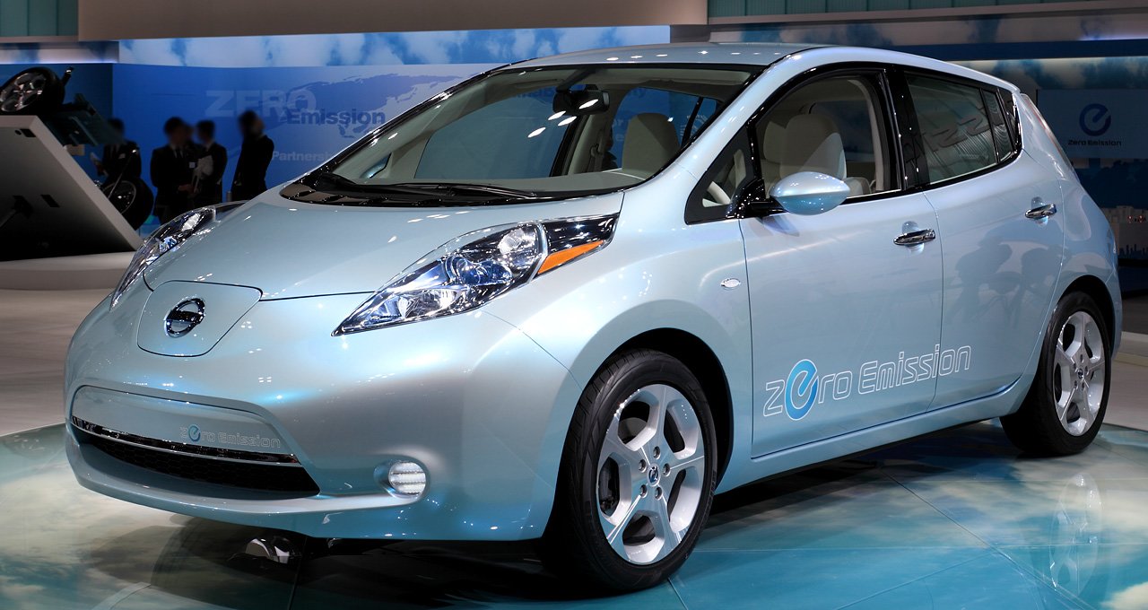 fuel efficient vehicles Nissan Leaf